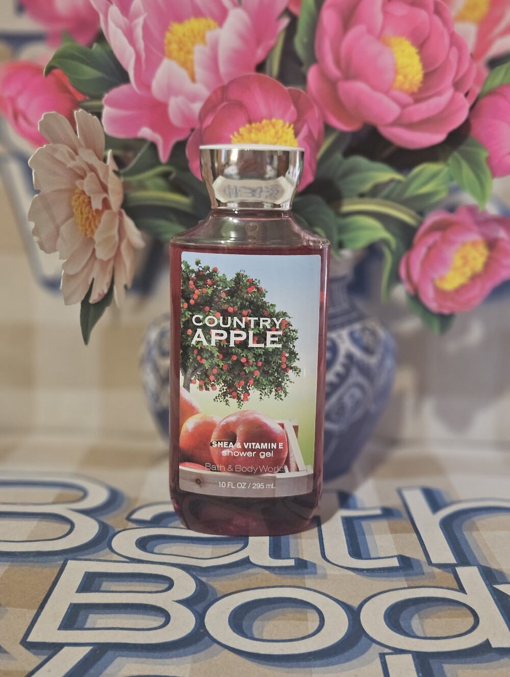 RARE & HTF Bath & Body Works Country Apple Bodycare Set - Red, White